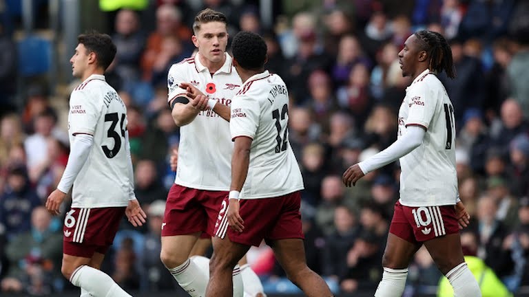 Gyokeres góp dấu giày vào cả hai bàn thắng của Arsenal.