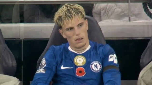 Biểu cảm gây chú ý của Garnacho.