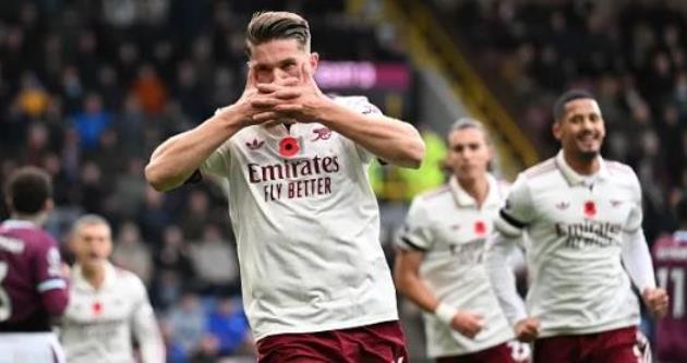 Tập thể Arsenal đang có những màn trình diễn thuyết phục.