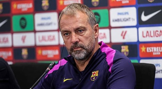 Hansi Flick xác nhận bộ đôi ngôi sao của Barcelona trở lại.