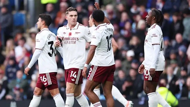 Arsenal khẳng định sức mạnh bằng cách thắng dễ Burnley