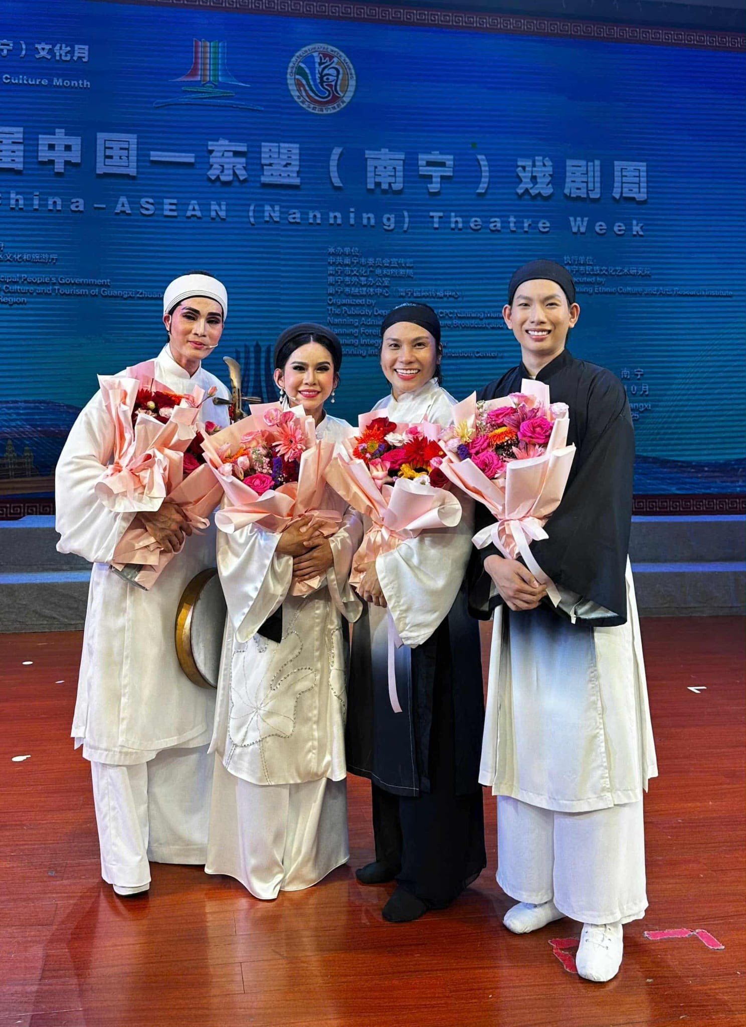 2fc1a972-ae6e-408c-95e2-3da9b6f5dae6