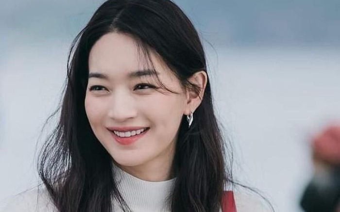Shin Min Ah luôn gắn liền với hình ảnh nhẹ nhàng, nữ tính và gần gũi.