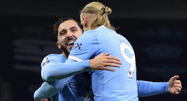  Rayan Cherki có trận đấu tuyệt vời.