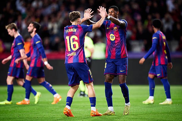 Fermin Lopez kiến tạo cho Marcus Rashford tiếp tục ghi bàn.