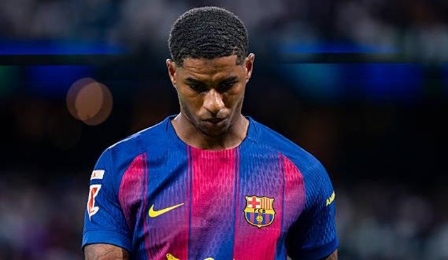 Marcus Rashford chưa thực sự hài lòng dù ghi bàn cho Barcelona.
