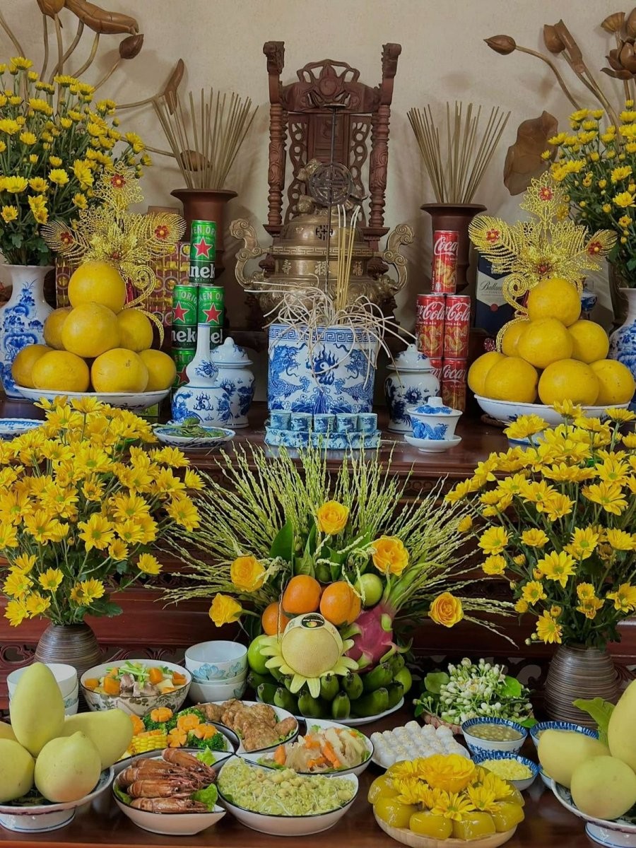 Vị trí bình hoa trên ban thờ mang ý nghĩa phong thủy tâm linh