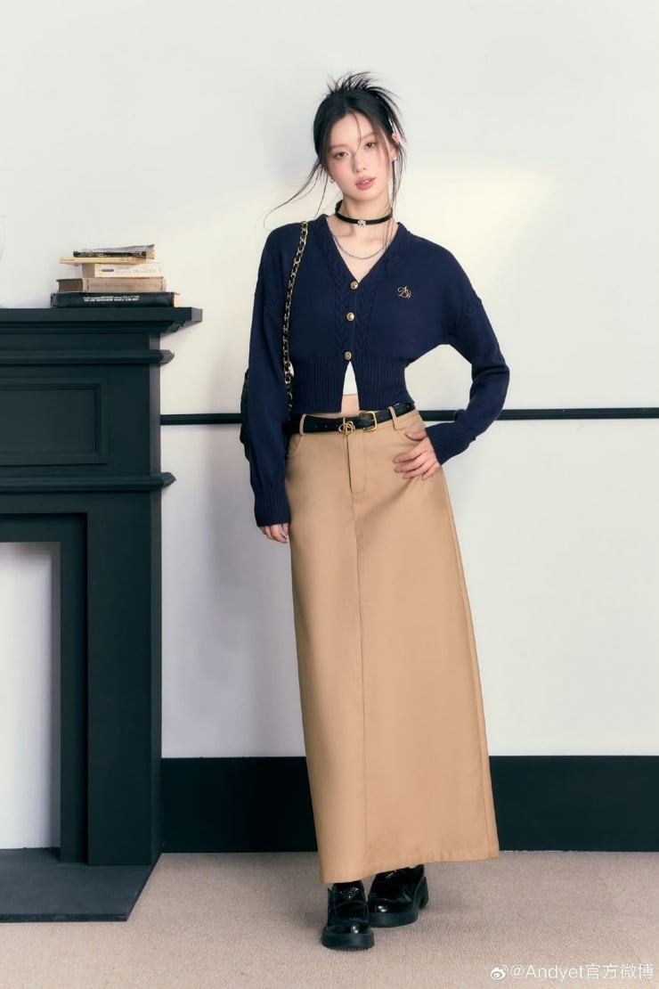 Chân váy dáng cột vẫn là item “chân ái” của phái đẹp công sở.