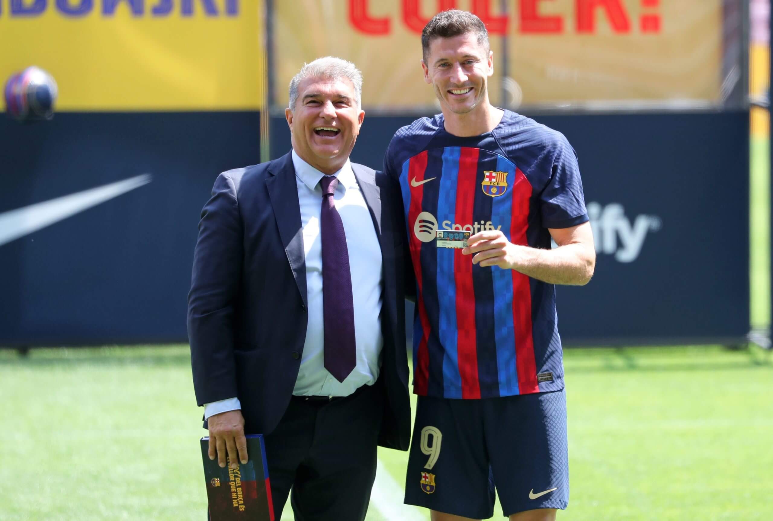 Chủ tịch Joan Laporta đã kích hoạt các 