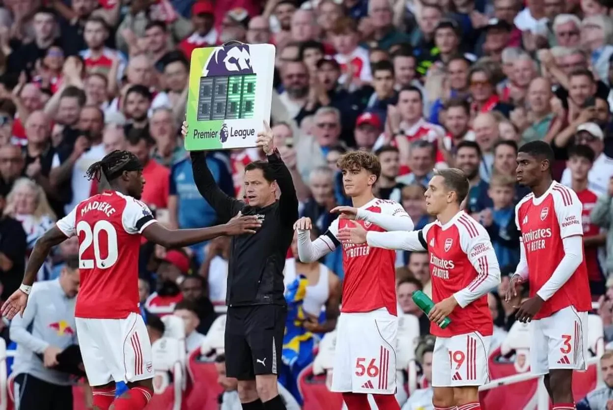 Luật 5 quyền thay người làm tăng yêu cầu thể chất đối với những cầu thủ phải chơi trọn 90 phút.