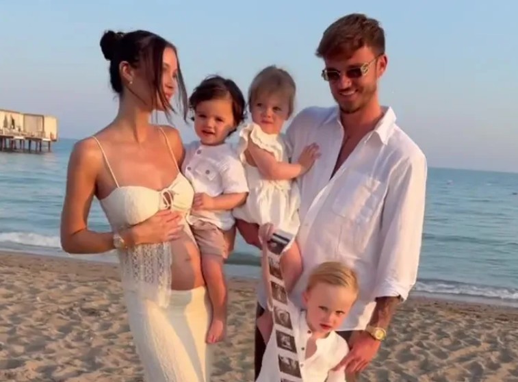 Gia đình hạnh phúc của James Maddison đón chào thêm một cặp song sinh nữa.