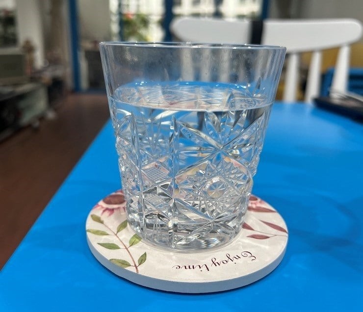 Cách uống nước để cơ thể đào thải axit uric