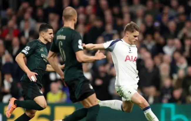 Siêu phẩm của Van de Ven.