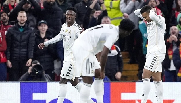 Bộ đôi tấn công của Real tịt ngòi.