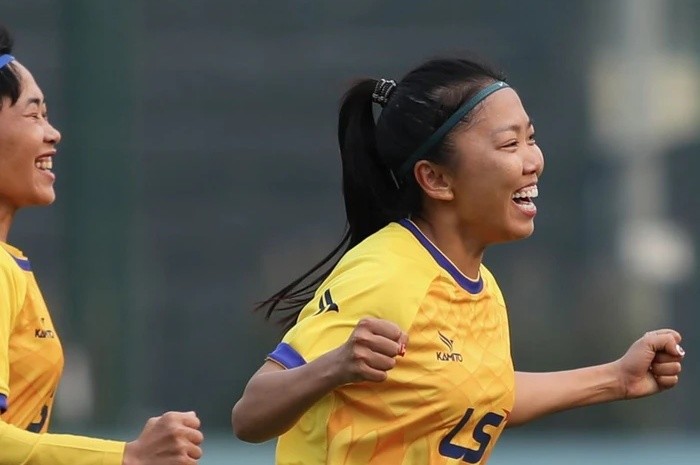 Huỳnh Như hiện tập trung cùng CLB TP.HCM.