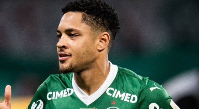 Roque lọt tầm ngắm Chelsea, MU.