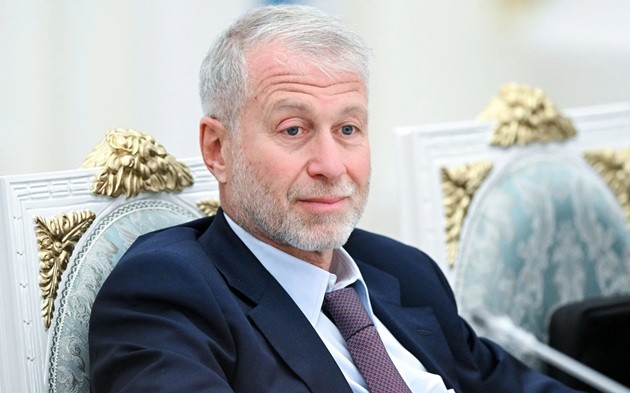  Abramovich chưa thể quyên góp tiền bán Chelsea.