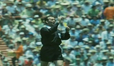 Chiếc thẻ vàng đầu tiên tại một kỳ World Cup.