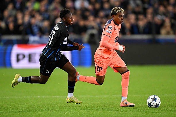 Lamine Yamal và các đồng đội hai lần hưởng lợi từ VAR trong trận đấu giữa Barcelona với Club Brugge.