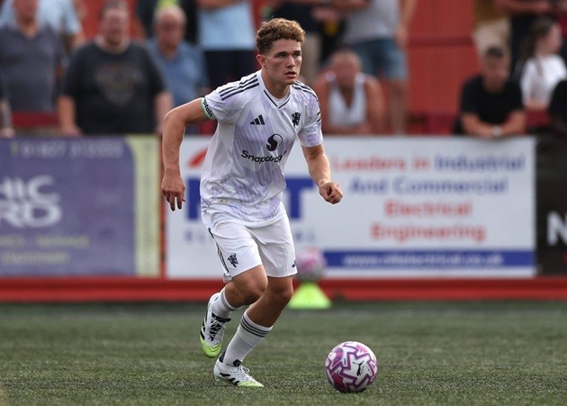  Devaney có nhiều ưu điểm ở tuyến giữa.