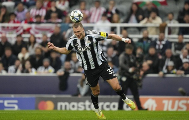 Bóng đã đi xoáy một cách khó tin.