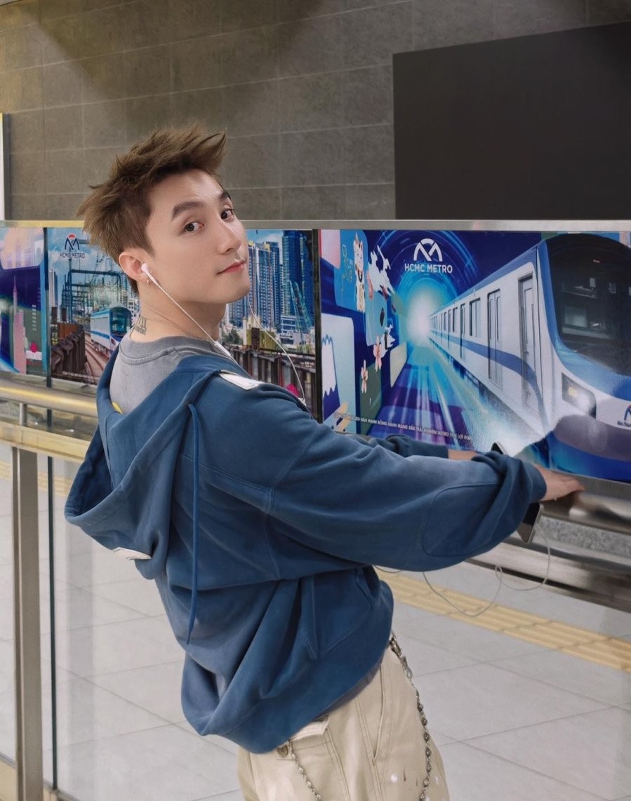 Sơn Tùng M-TP bất ngờ 'than' cô đơn sau tin đồn hẹn hò Hải Tú