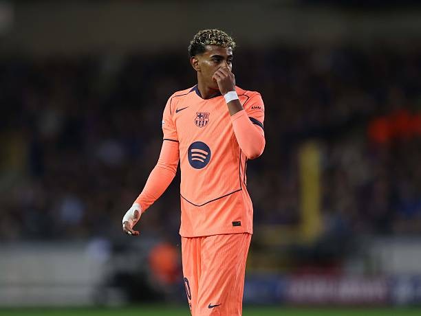 Yamal lại cứu rỗi Barca sau những sai lầm ở hàng phòng ngự. 