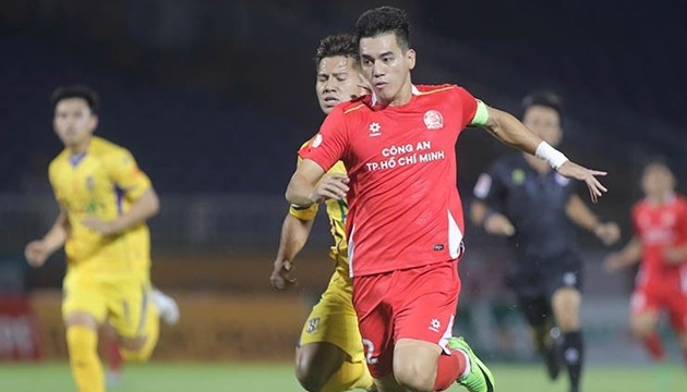 Tiến Linh là trung phong của CA TP.HCM