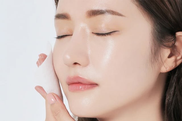 Retinol, dẫn xuất của vitamin A, là một trong những dưỡng chất được yêu thích trong việc chăm sóc và trẻ hóa làn da. R