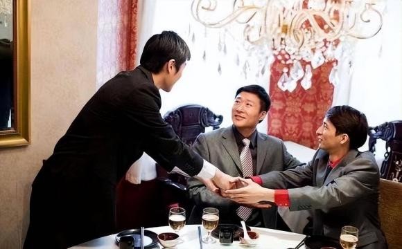 Dù trước đây từng là lãnh đạo hay người có địa vị, khi nghỉ hưu nên coi mình như bao người khác. 