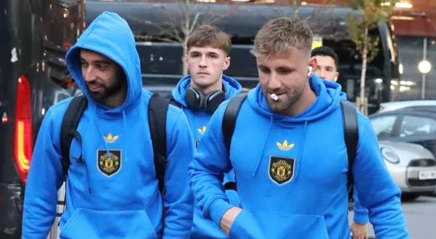 Mainoo và Martinez không cùng MU đến London.