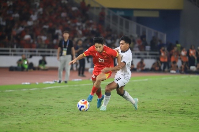 Anh Quân (áo đỏ) quyết tâm góp mặt ở SEA Games 33.