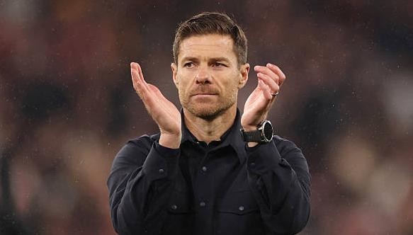 Thầy trò Xabi Alonso phải quên đi thất bại ở Champions League.