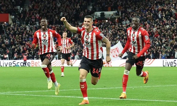  Sunderland đang chơi thăng hoa.