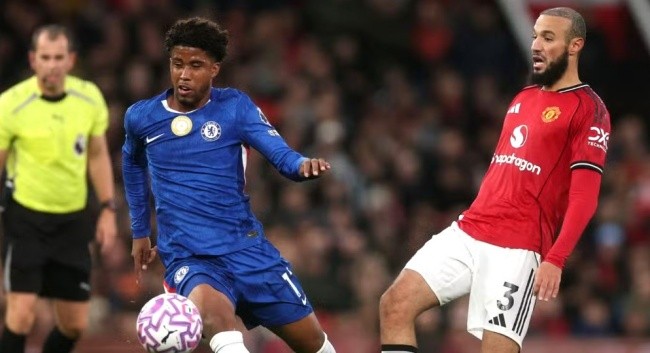 Mazraoui hứa hẹn mang đến giải pháp cho Amorim.