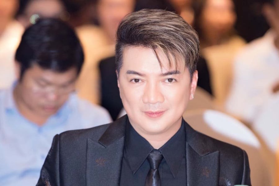 Đàm Vĩnh Hưng đấu giá món đồ 'có 1 tỷ cũng không mua được' để ủng hộ đồng bào bị lũ lụt