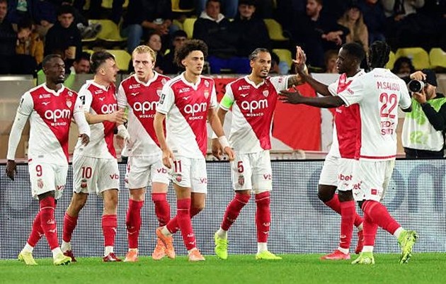 AS Monaco để thua Lens ngay trên sân nhà.