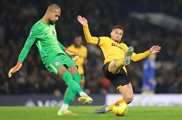 Robert Sánchez, 7 điểm - Không có cú sút nào trong hiệp một và nỗ lực không trúng đích của Marc Munetsi trong hiệp hai, thủ môn Robert Sanchez chủ yếu chỉ đứng nhìn