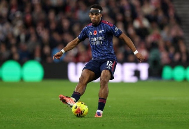 Jurrien Timber – 6.1điểm: Timber thi đấu tròn vai. Dính va chạm nhẹ đầu trận nhưng tiếp tục chơi ổn định.