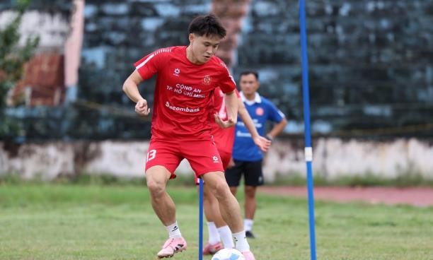 Gia Bảo có thể hình khiêm tốn, nhưng đầy tài năng.