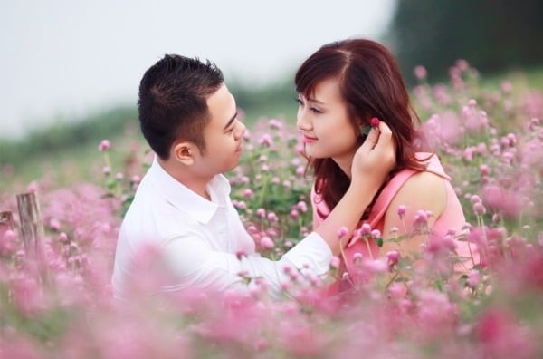 Phụ nữ trung niên thường phải chịu nhiều áp lực từ gia đình, công việc và cuộc sống hàng ngày, khiến họ đôi khi cảm thấy mệt mỏi hoặc lo lắng.