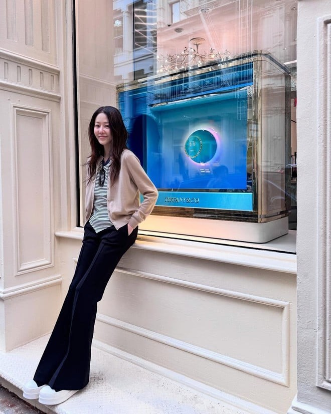 Quần gọn dáng thực sự là item “đa năng”, có thể đồng hành cùng bạn trong nhiều dịp khác nhau.