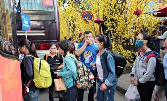 Lần đầu triển khai trên toàn quốc, mỗi suất ăn trị giá 70.000 đồng, tạo cơ hội gặp gỡ, chia sẻ giữa người lao động, công đoàn và doanh nghiệp.