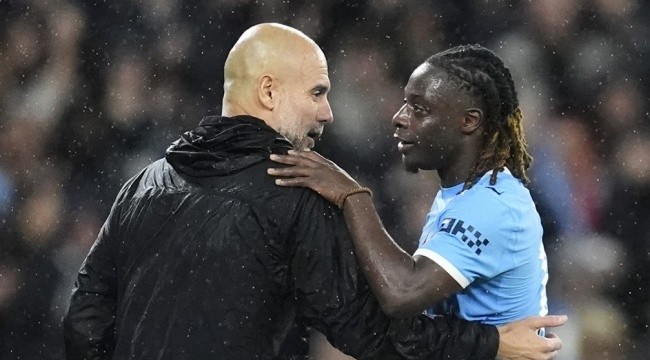 Doku khuấy đảo hàng thủ Liverpool.