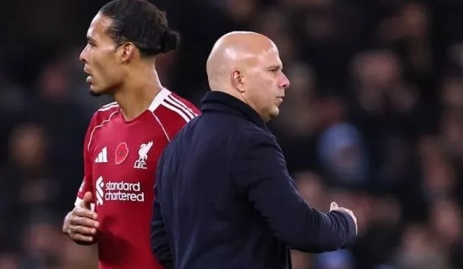 Slot cho rằng bàn thắng của Van Dijk hợp lệ.