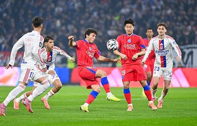 Joao Neves là người hùng với bàn thắng quyết định ở phút 90+5'.