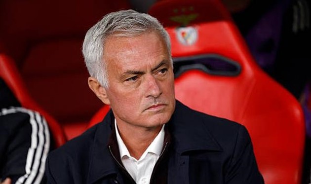 Jose Mourinho không thể giúp Benfica đánh bại Casa Pia.