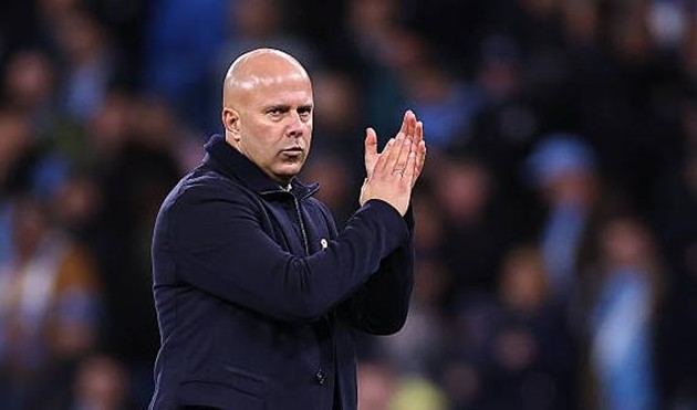 Arne Slot bi quan với cuộc đua vô địch của Liverpool.