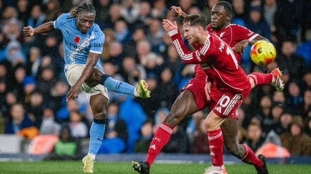 Doku ấn định chiến thắng cho Man City.