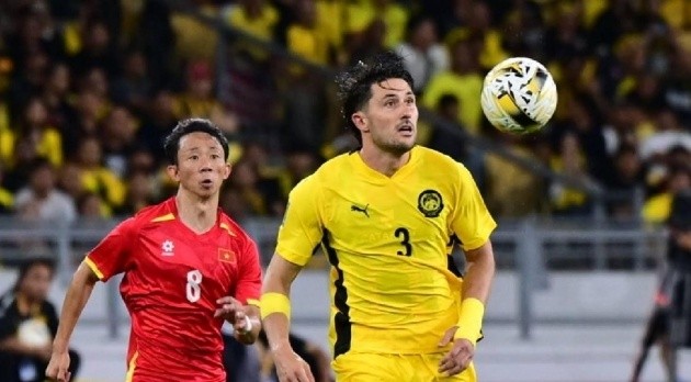 Garces được ông chủ Alaves bảo vệ.